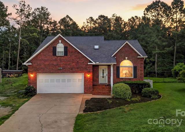 Property at 157 Whittington Ridge Dr, Taylorsville, NC 28681, 3 beds, 2.5 baths