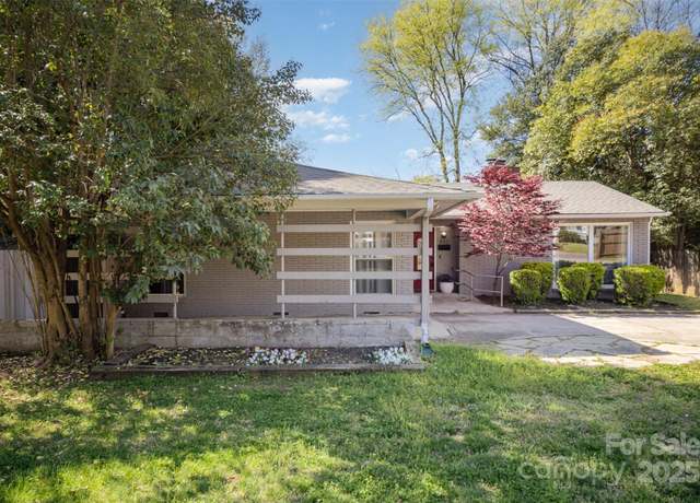 Property at 842 E Woodlawn Rd, Charlotte, NC 28209, 3 beds, 2 baths