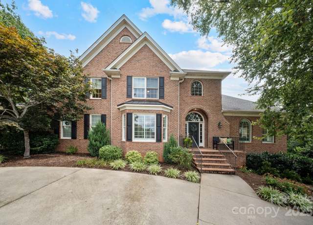 Property at 51 Players Ridge Rd, Hickory, NC 28601, 4 beds, 4 baths