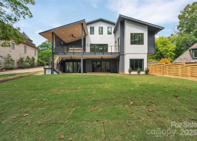Property at 111 Wrenwood Ln, Charlotte, NC 28211, 5 beds, 5.5 baths