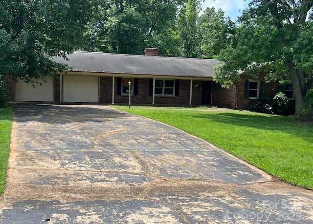 Property at 715 Sunridge Dr, Lincolnton, NC 28092, 3 beds, 2 baths