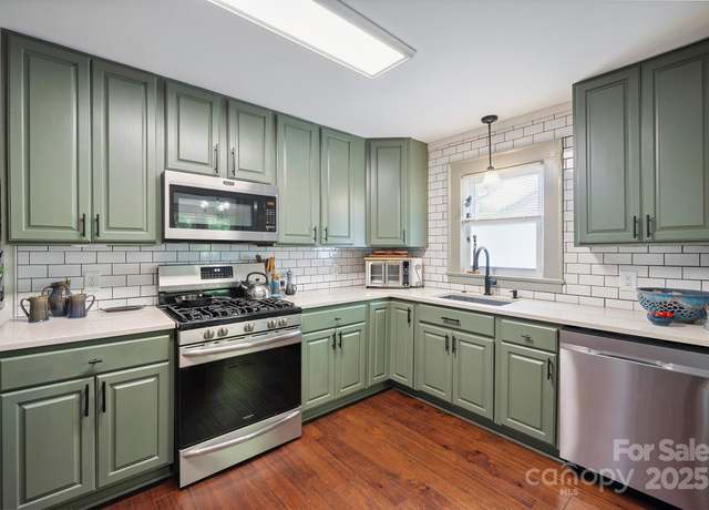 Property at 576 Washington Ave NW, Valdese, NC 28690, 2 beds, 1 bath
