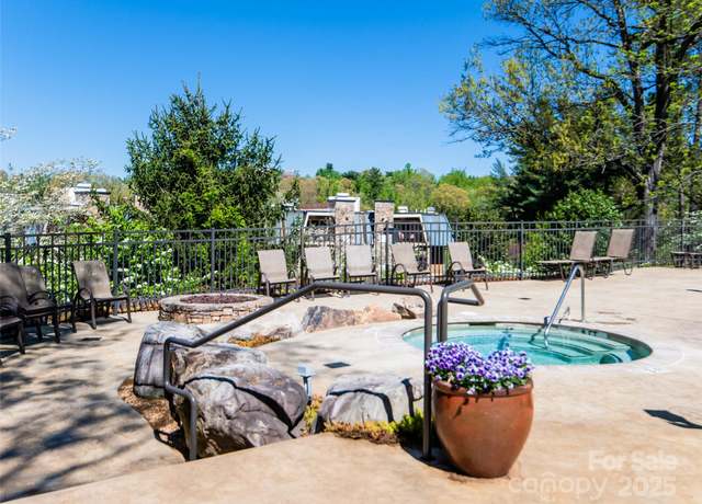 Property at 118 Bowling Park Rd, Asheville, NC 28803, 3 beds, 2 baths