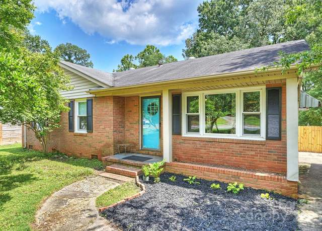 Property at 3912 Litchfield Rd, Charlotte, NC 28211, 3 beds, 1.5 baths
