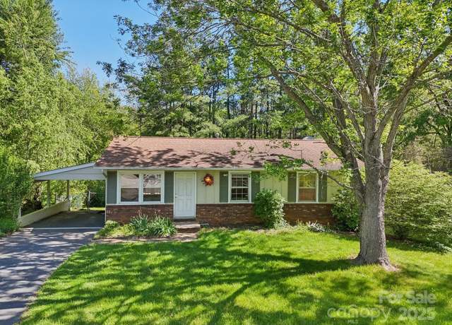 Property at 19 Clement Pl, Asheville, NC 28805, 3 beds, 1.5 baths