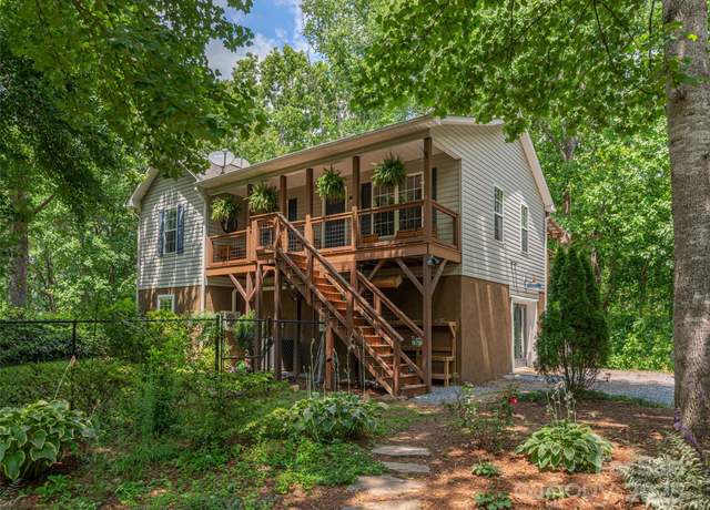 Property at 15 Maplewood Dr, Swannanoa, NC 28778, 4 beds, 3 baths