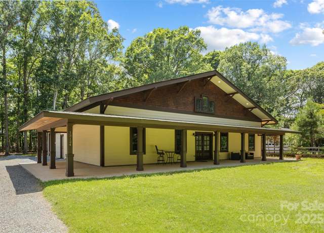 Property at 13124 Lemmond Dr, Matthews, NC 28105, 3 beds, 2 baths