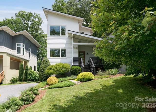 Property at 31 Mauricet Ln, Asheville, NC 28806, 4 beds, 3.5 baths