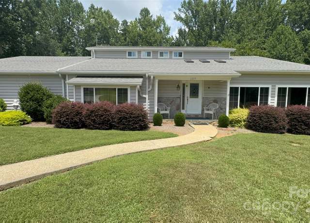 Property at 1215 Juniper St, Salisbury, NC 28146, 4 beds, 2.5 baths