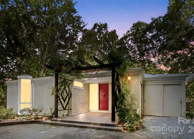 Property at 141 Wildflower Rd, Spruce Pine, NC 28777, 3 beds, 3.5 baths