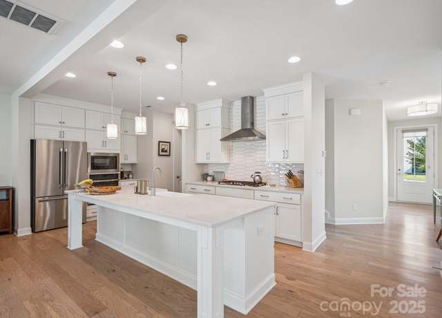 Property at 4013 Easton Ridge Ln, Charlotte, NC 28226, 3 beds, 2.5 baths