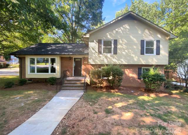 Property at 7401 Limerick Dr, Charlotte, NC 28270, 3 beds, 2.5 baths