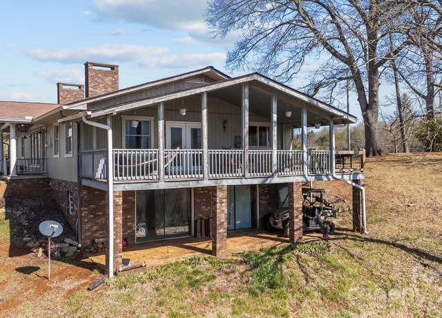 Property at 774 Belleview Rd, Franklin, NC 28734, 4 beds, 3 baths