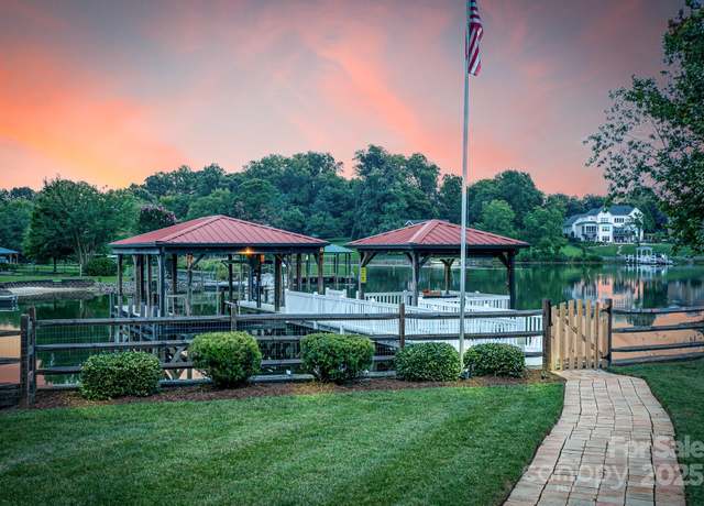Property at 220 Chandeleur Dr, Mooresville, NC 28117, 4 beds, 3 baths