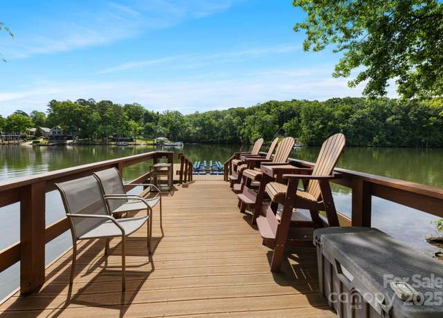 Property at 408 Emerald Bay Dr, Salisbury, NC 28146, 3 beds, 2.5 baths