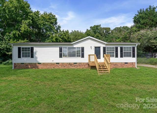 Property at 5810 NC Highway 66 Hwy S, King, NC 27021, 3 beds, 2 baths