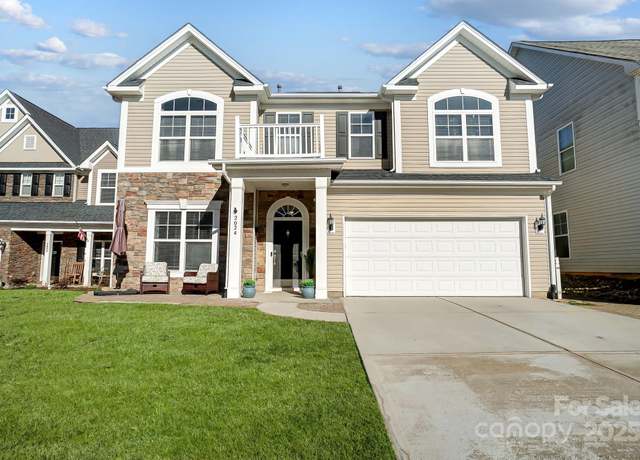 Property at 2024 Woodshorn Dr, Matthews, NC 28104, 5 beds, 3 baths