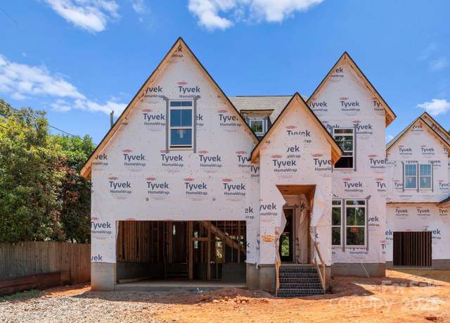 Property at 2530 Elkwood Cir, Charlotte, NC 28205, 5 beds, 3 baths