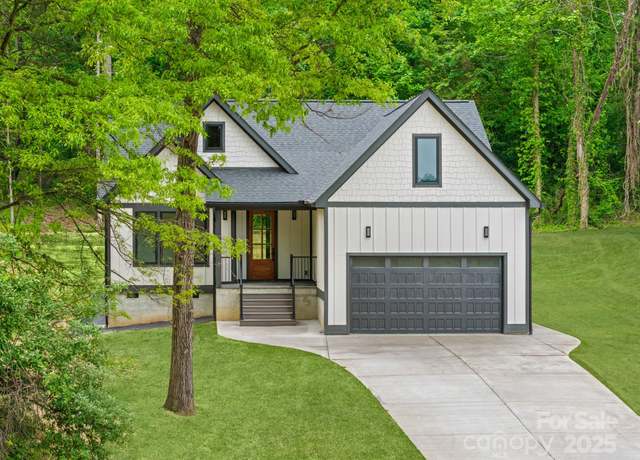 Property at 137 Halford Dr, Hendersonville, NC 28792, 3 beds, 2 baths