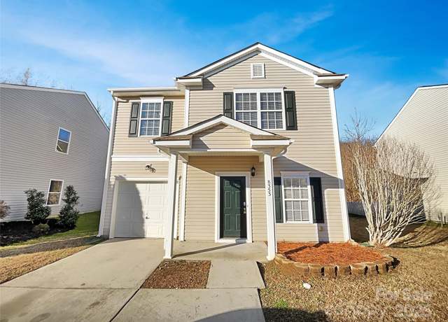 Property at 8353 Ainsworth St, Charlotte, NC 28216, 4 beds, 2.5 baths