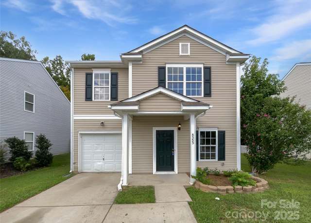 Property at 8353 Ainsworth St, Charlotte, NC 28216, 4 beds, 2.5 baths
