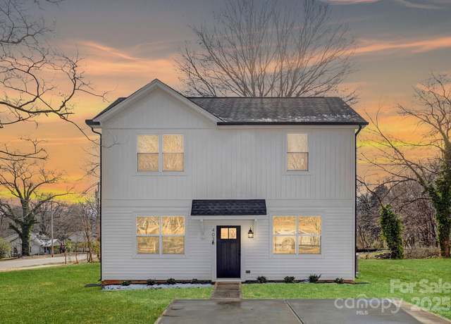 Property at 6327 Carver Blvd, Charlotte, NC 28269, 3 beds, 2.5 baths