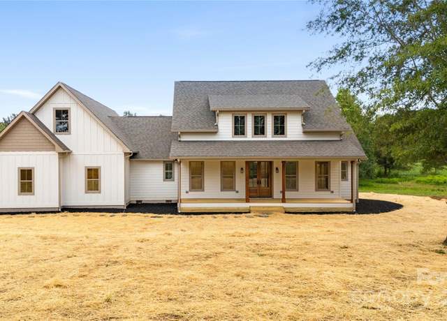 Property at 960 Johnson Rd, Columbus, NC 28722, 4 beds, 3.5 baths