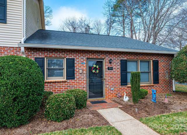 Property at 749 21st Ave NE, Hickory, NC 28601, 2 beds, 2 baths