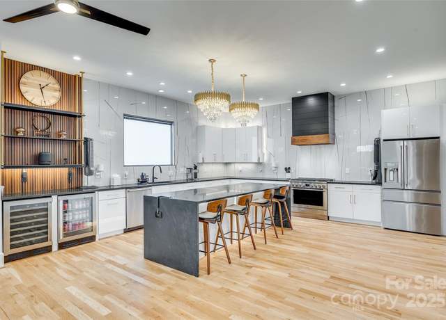 Property at 805 E 19th St, Charlotte, NC 28205, 4 beds, 3.5 baths