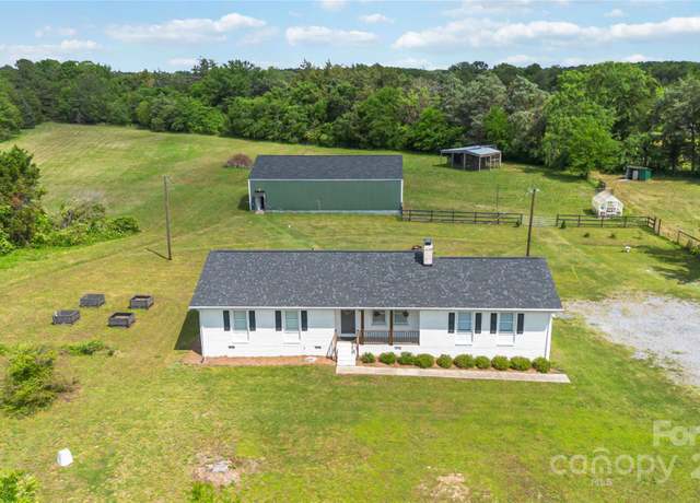 Property at 4855 Saluda Rd, Rock Hill, SC 29730, 4 beds, 3 baths