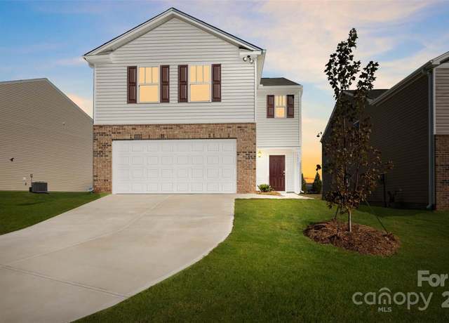 Property at 64 Providence Walk Dr, Hendersonville, NC 28792, 4 beds, 2.5 baths