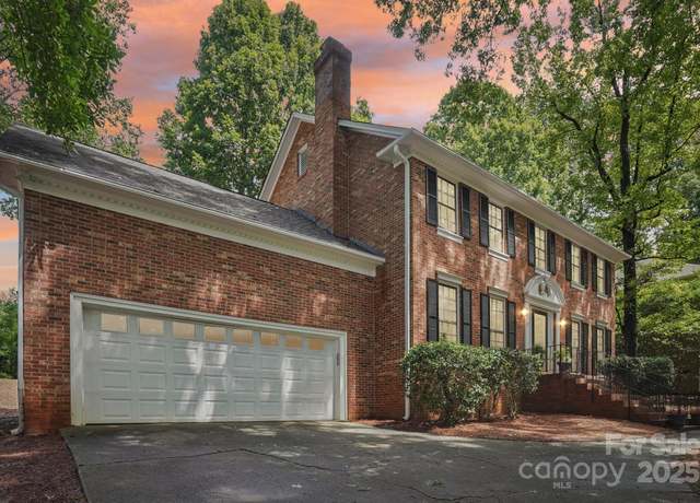 Property at 10016 Whitethorn Dr, Charlotte, NC 28277, 4 beds, 2.5 baths