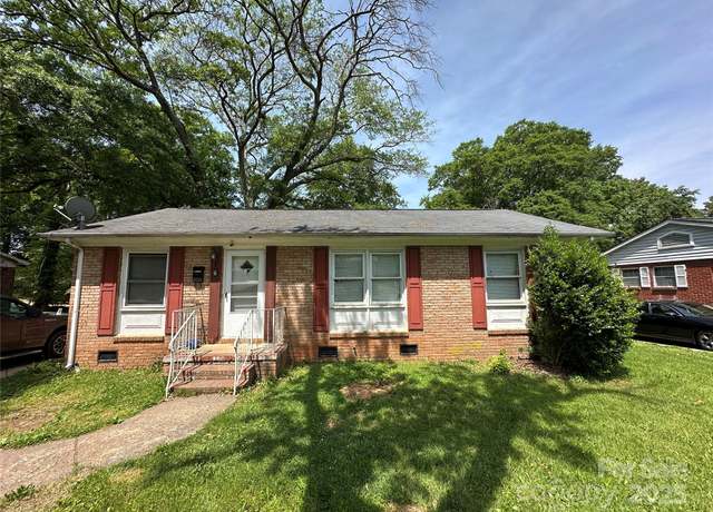 Property at 3720 Blandwood Dr, Charlotte, NC 28217, 3 beds, 2 baths