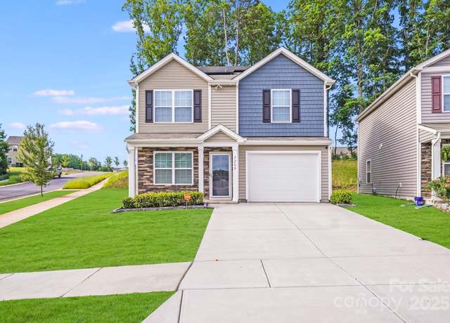 Property at 7205 Finnigan Rd, Charlotte, NC 28215, 3 beds, 2.5 baths
