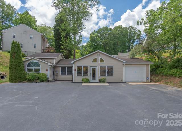 Property at 22 Park Terrace Dr, Clyde, NC 28721, 2 beds, 4 baths
