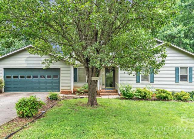 Property at 1713 Poe Cir, Hickory, NC 28601, 3 beds, 2 baths