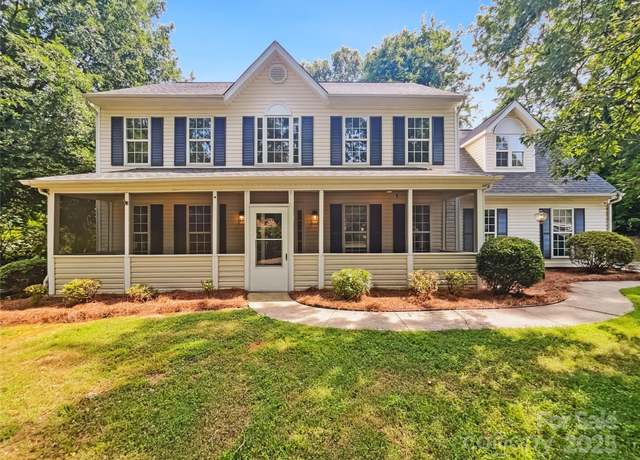 Property at 8701 Holly Creek Ct, Charlotte, NC 28216, 4 beds, 2.5 baths