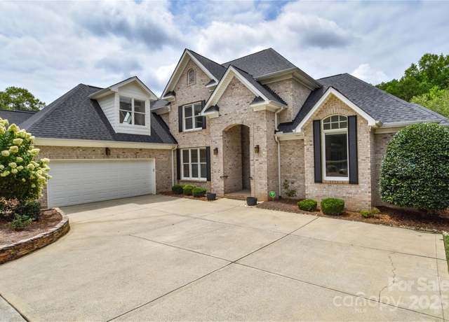 Property at 9221 Belle Pines Ct, Sherrills Ford, NC 28673, 3 beds, 2.5 baths