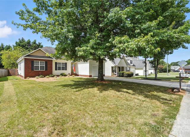 Property at 407 Riverwalk Dr NW, Concord, NC 28027, 3 beds, 2 baths