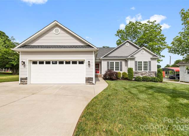 Property at 2996 N Lookout St, Claremont, NC 28610, 3 beds, 2 baths