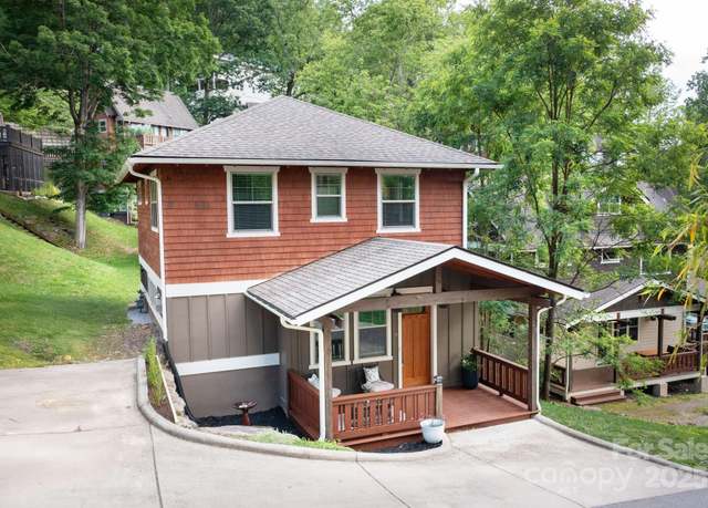 Property at 29 Shady Park Ln, Asheville, NC 28804, 3 beds, 2.5 baths