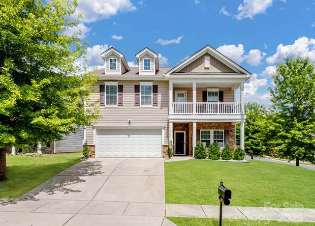 Property at 3702 Wiegon Ln, Charlotte, NC 28216, 5 beds, 3 baths