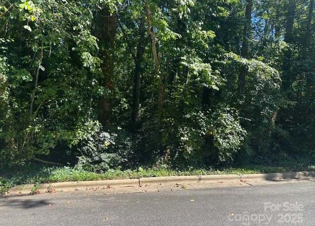 Property at 1640 8th Street Dr NW, Hickory, NC 28601