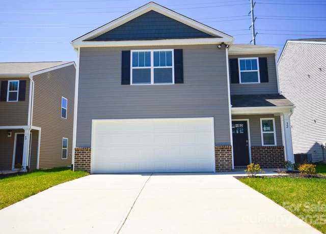 Property at 32 Providence Walk Dr, Hendersonville, NC 28792, 3 beds, 2.5 baths