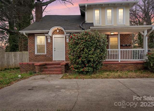 Property at 322 Salisbury Rd, Statesville, NC 28677, 5 beds, 3 baths