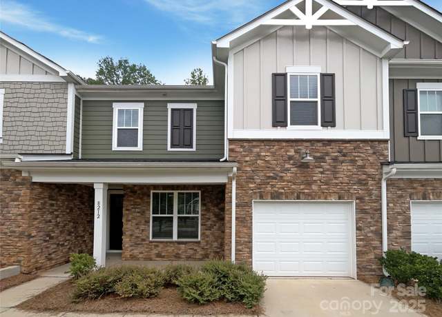 Property at 8212 Merryvale Ln, Charlotte, NC 28214, 4 beds, 2.5 baths