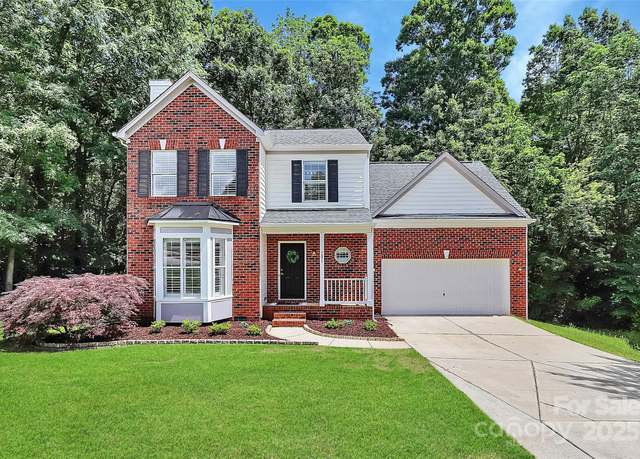 Property at 101 Creekside Dr, Fort Mill, SC 29715, 4 beds, 2.5 baths