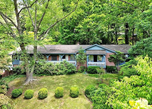 Property at 34 Brunswick Rd, Waynesville, NC 28786, 3 beds, 3 baths