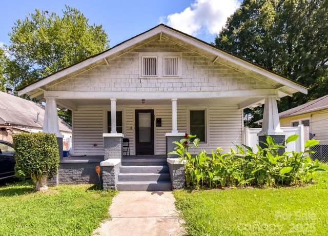Property at 522 Elm St, Salisbury, NC 28144, 2 beds, 2 baths