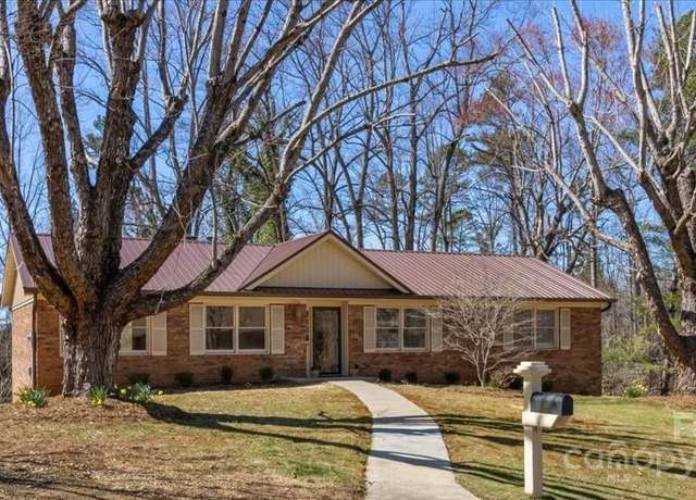Property at 10 W Baird Mountain Rd, Asheville, NC 28804, 3 beds, 3 baths